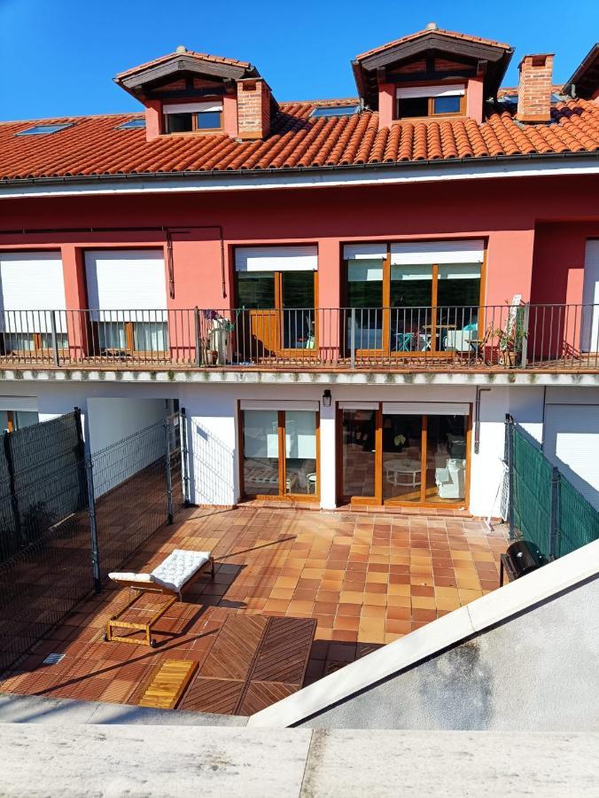 Apartamento Con Terraza โกมิญาส ภายนอก รูปภาพ