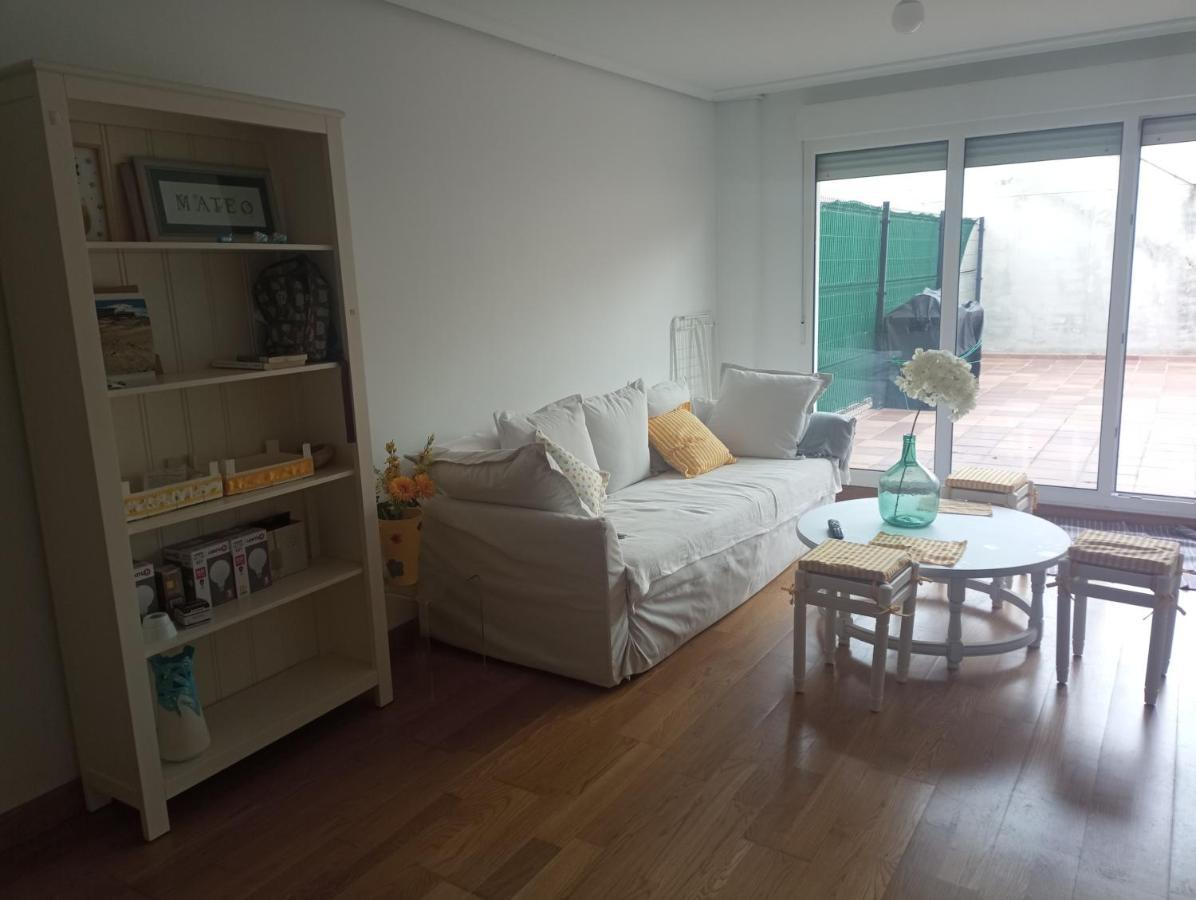Apartamento Con Terraza โกมิญาส ภายนอก รูปภาพ