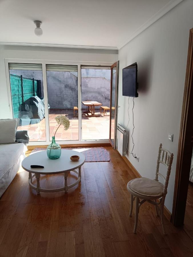 Apartamento Con Terraza โกมิญาส ภายนอก รูปภาพ