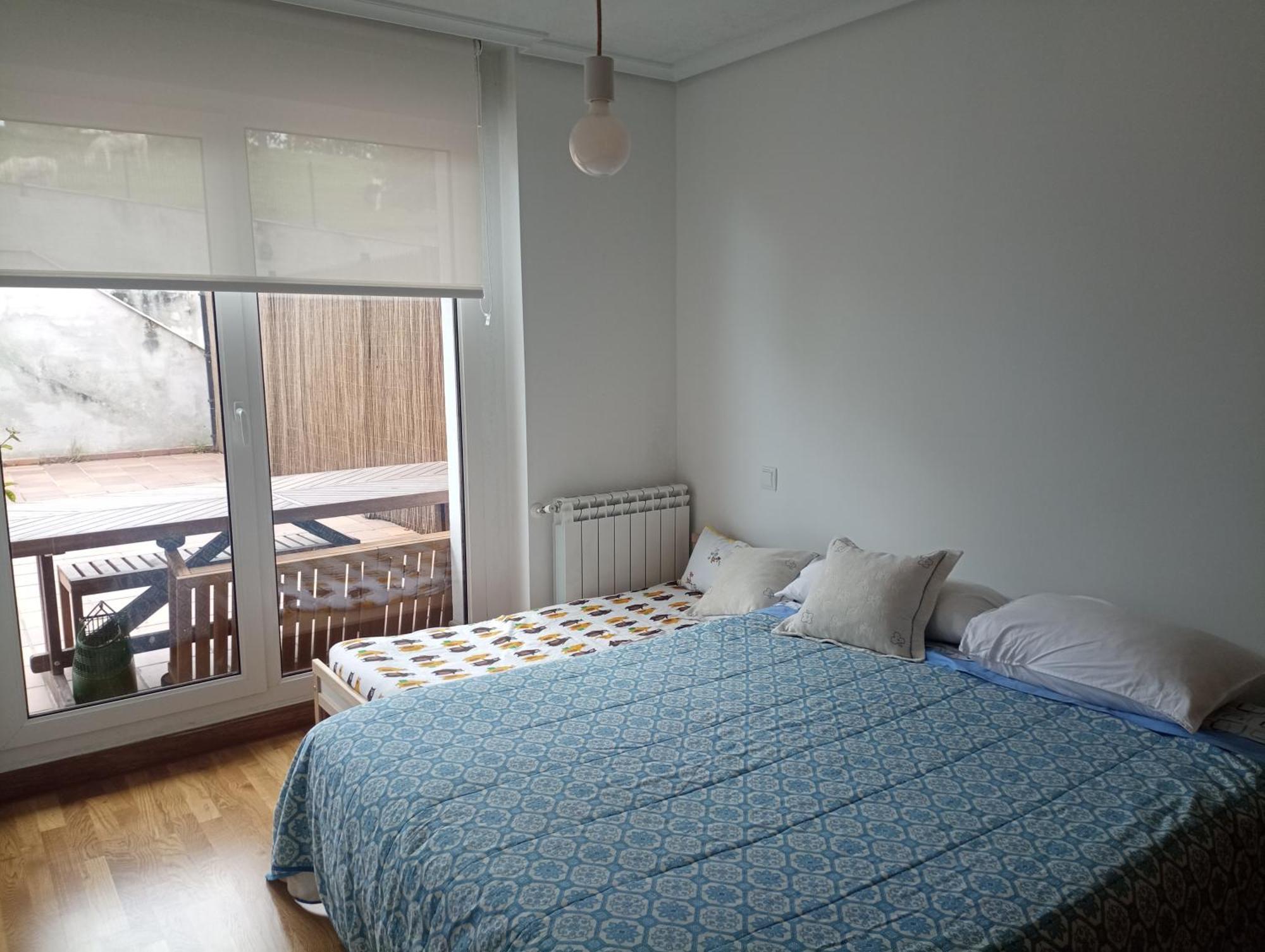 Apartamento Con Terraza โกมิญาส ภายนอก รูปภาพ